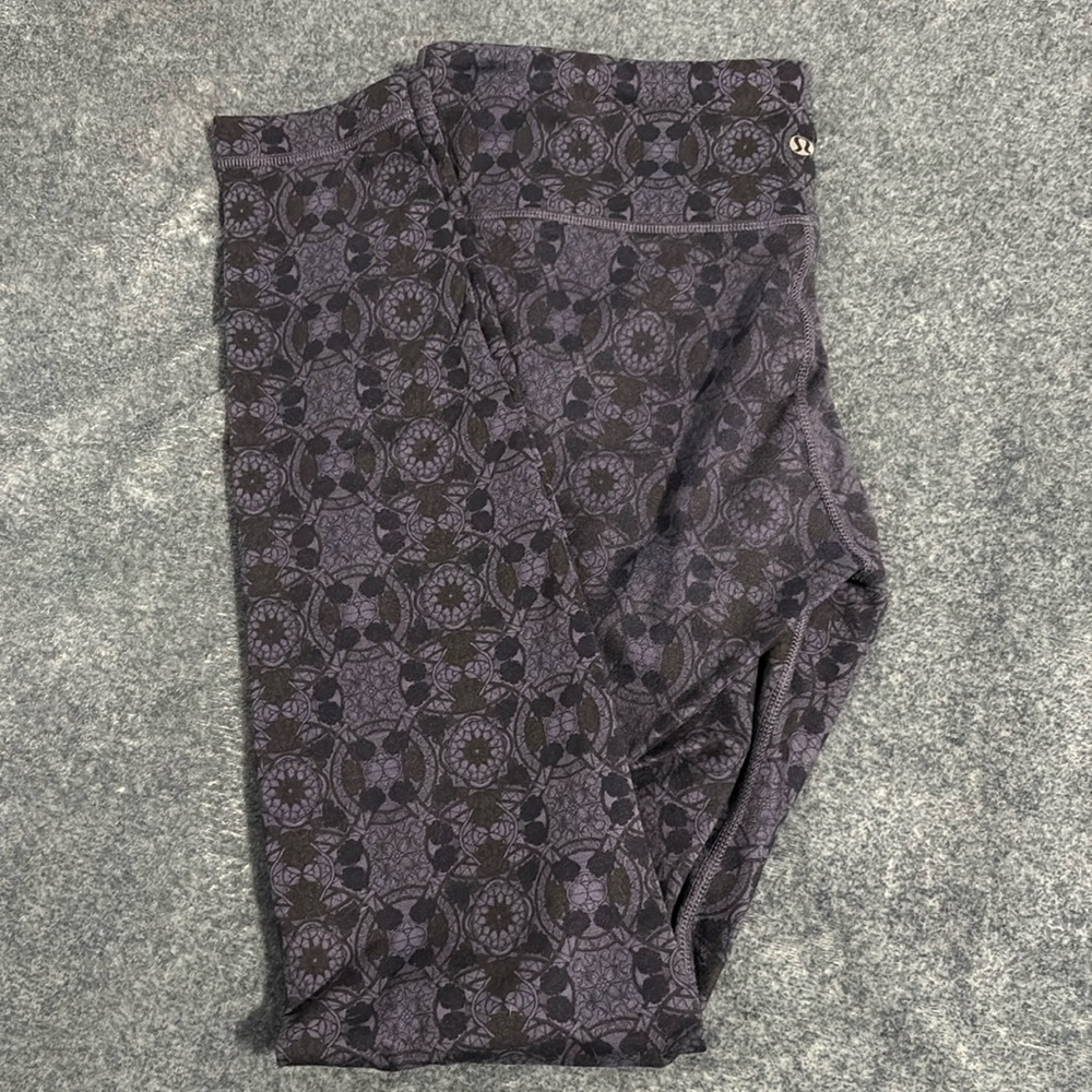 Lululemon Purple Paisley Print Leggings Size 10